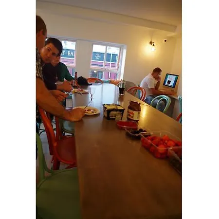 戈尔韦城市旅舍 *