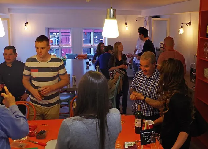 Galway City Hostel Хостел *